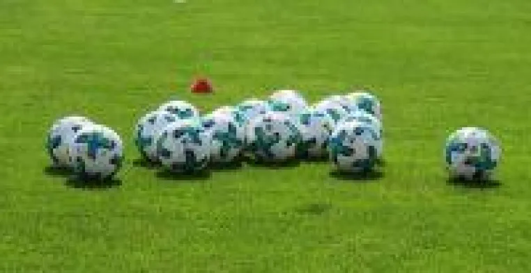 Bild: Fußball kaufen - Bestseller auf Amazon
