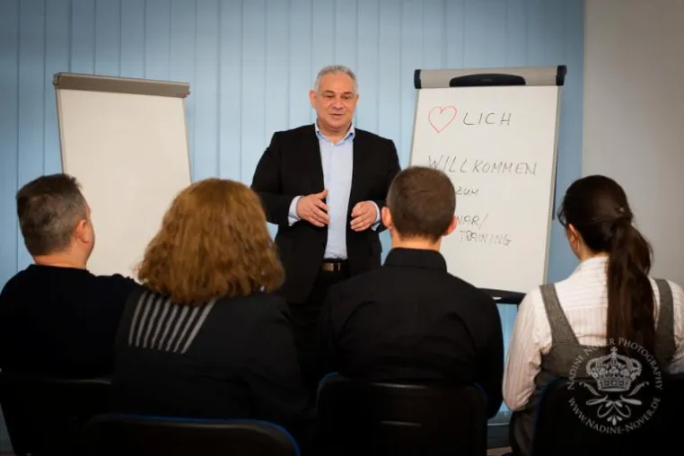 Sind Seminare oder Trainings für Mitarbeiter noch zeitgemäß? Bild: Sind Seminare oder Trainings für Mitarbeiter noch zeitgemäß?