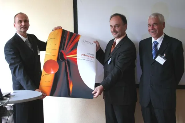 Bild: Firmenjubiläum Startpunkt für Schulpatenschaft: Fit für die Zukunft – 20 Jahre Comsol