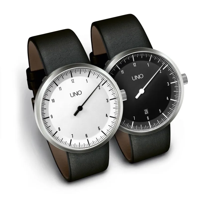 Die UNO Automatik ist in schwarz und weiss; sowie mit und ohne Datumsanzeige erhältlich