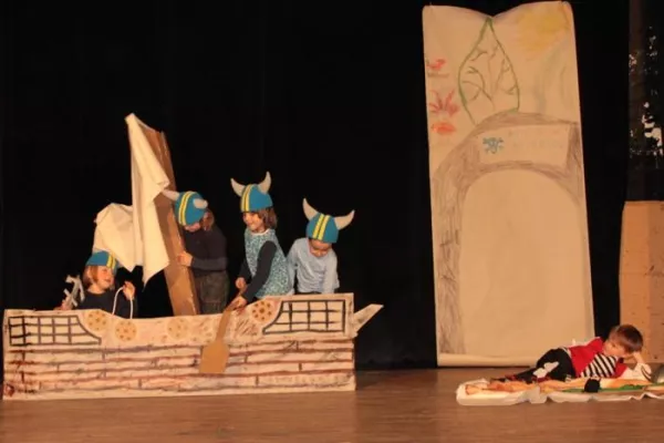 Bild: Fünf auf einem Streich - Abschlussaufführung und neues Semester bei der Schauspielschule THEATERZWERG