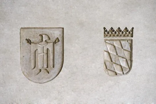 Schrift und Wappen in der Architektur Bild: Schrift und Wappen in der Architektur