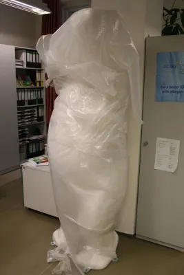 Bild: Vernissage - Hautklinik Charité - Universitätsmedizin Berlin enthüllt Skulptur am 13.5.