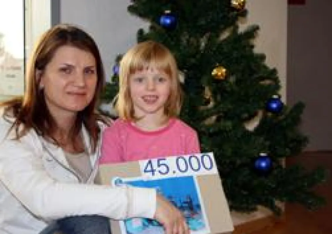 Die kleine Jessica mit ihrer Mutter.