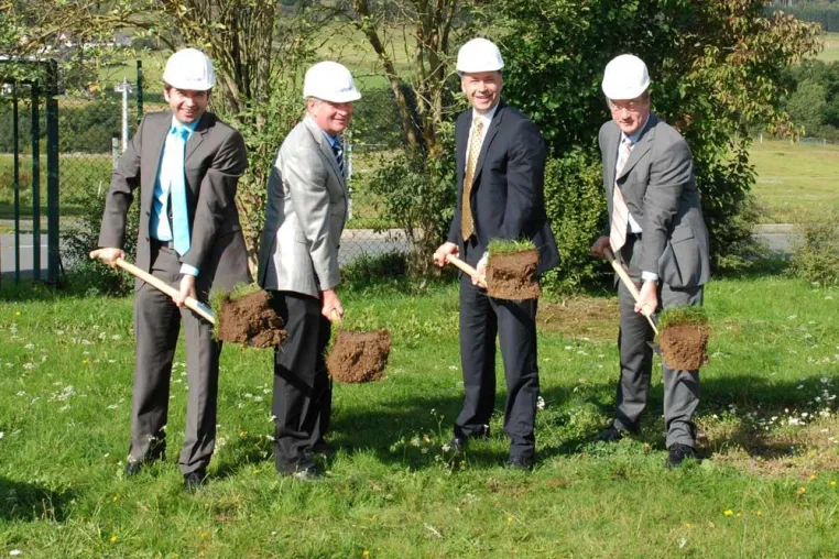 Bild: Weber Maschinenbau expandiert: Spatenstich an den Standorten Breidenbach und Neubrandenburg