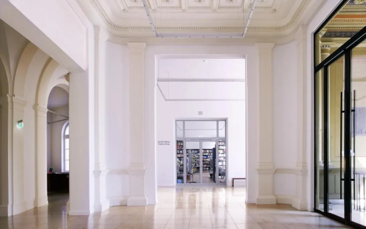 Foyer des Hamburger Museums für Kunst und Gewerbe nach dem Umbau (Foto: MRJ-Architekten)