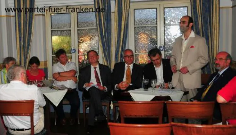 Bild: Die Franken setzen sich durch