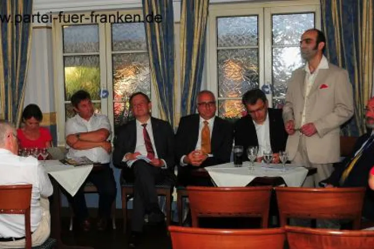Bild: Die Franken setzen sich durch