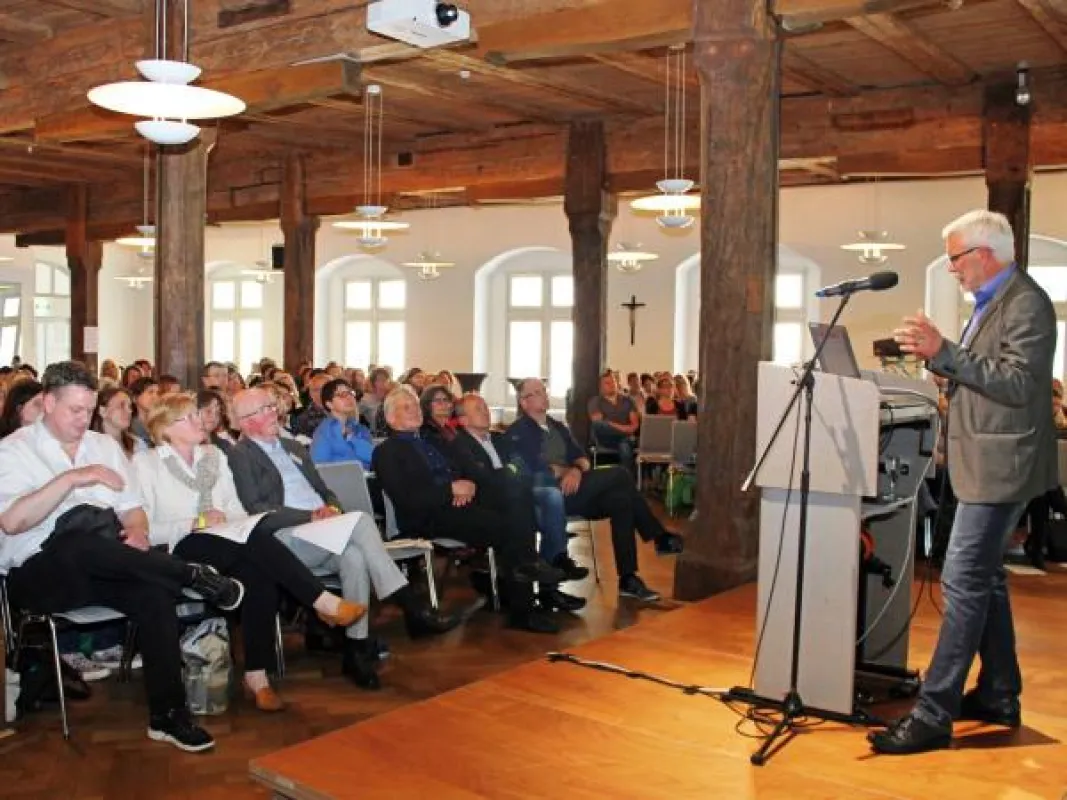 Dr. Jürgen Kolb berichet über die praktische Umsetzung von SEO an der St. Lukas-Klinik