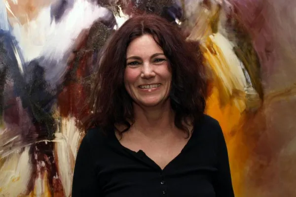 Das Leben als wichtigster Ideengeber. Kathrin Hoops eröffnete jetzt ihr Maleratelier mit Künstlergalerie Bild: Das Leben als wichtigster Ideengeber. Kathrin Hoops eröffnete jetzt ihr Maleratelier mit Künstlergalerie