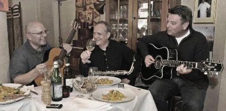 Bild: Bremerhavener Unplugged Band „midday-club“ spielt am 12. Dezember 2009 live bei „buten un binnen“