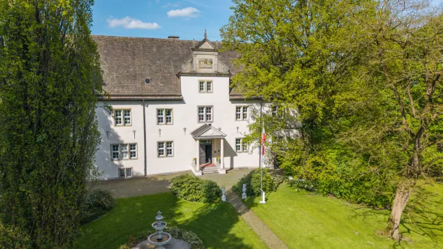 Schloss Alverdissen wird von Sotheby's International Realty zum Kauf angeboten Bild: Schloss Alverdissen wird von Sotheby's International Realty zum Kauf angeboten