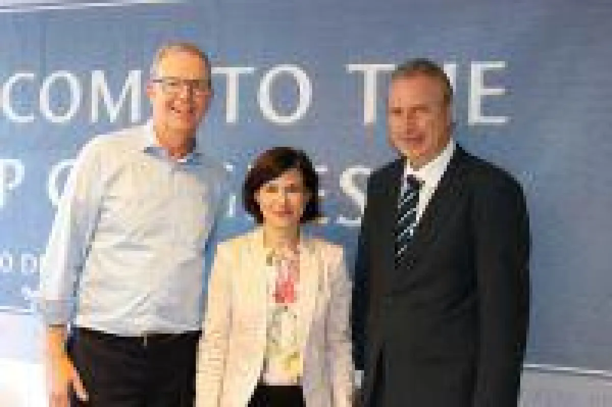 v.l.n.r.: Doreen Blume (IfKom), Axel Voss, MdEP, Heinz Leymann (IfKom)