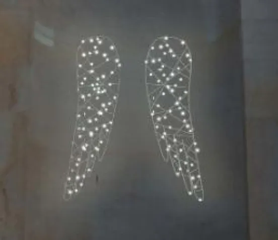 Bild: Federleichtes, Engelhaftes, Beflügelndes: Adventliche Einfälle zum Nostalgischen Weihnachtsmarkt Opernpalais