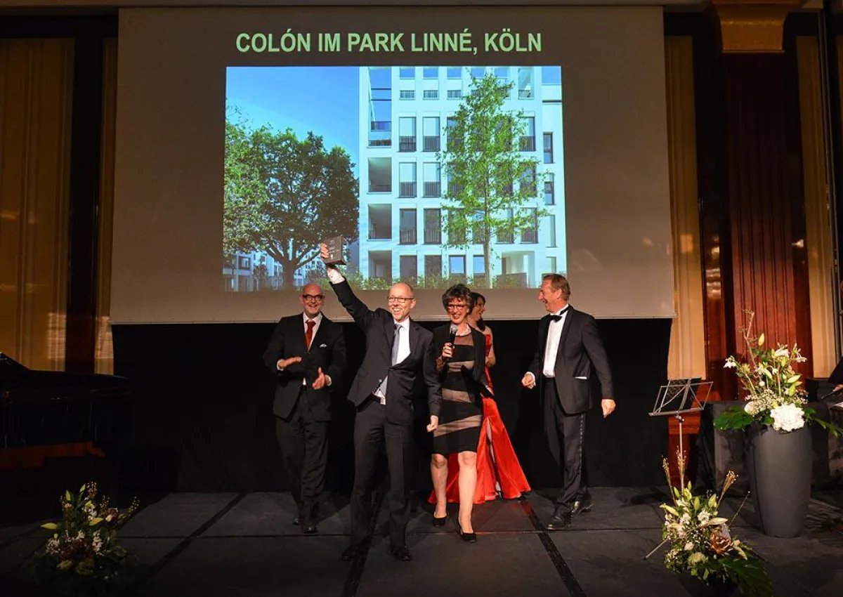 Prof. Johannes Kister, Martin Dornieden und Beate Brune bei der Preisverleihung (v.l.n.r.)