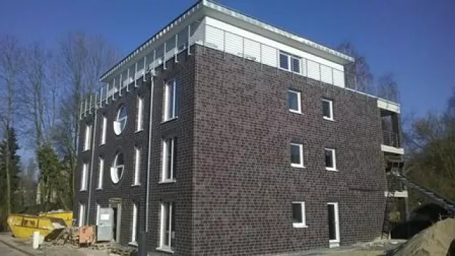 Neue Eigentümer packen schon Umzugskartons – Schicker Neubau in Essen-Borbeck bald bezugsfertig Bild: Neue Eigentümer packen schon Umzugskartons – Schicker Neubau in Essen-Borbeck bald bezugsfertig