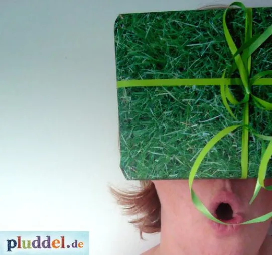 Bild: "Heute schon gepluddelt?" - Eigenes Geschenkpapier online designen und drucken lassen