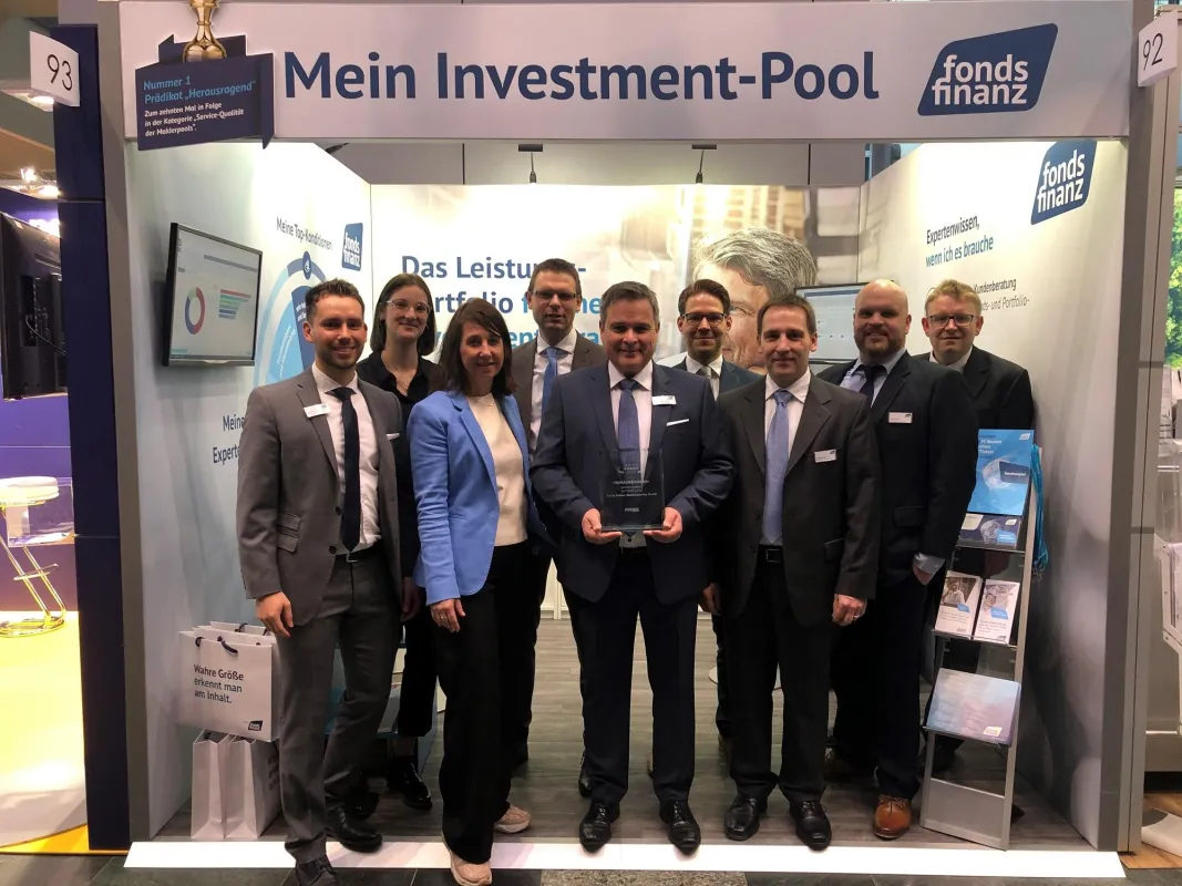 Abteilung Investment mit dem Service-Award 2020 © Fonds Finanz Maklerservice GmbH