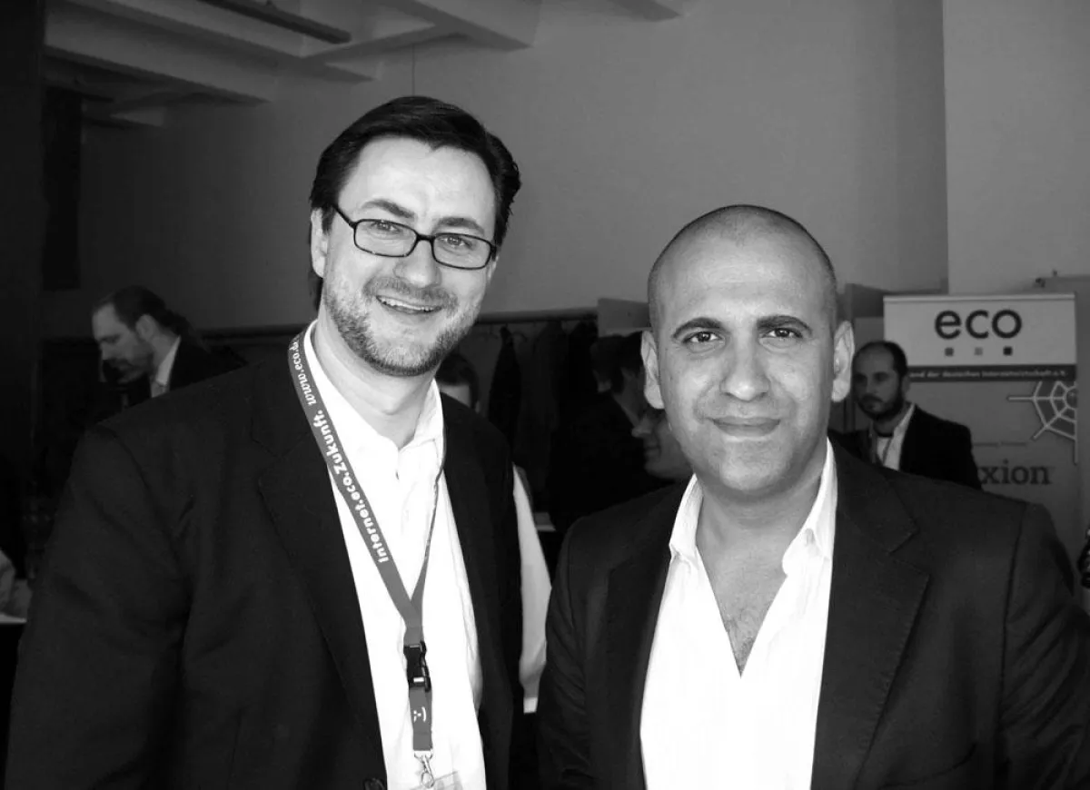 Dr. Nikolai A. Behr, Vorsitzender der CTVA (links) und Ibrahim Evsan, Gründer von sevenload (rechts) diskutierten auf dem 2nd Cologne Web Content Forum