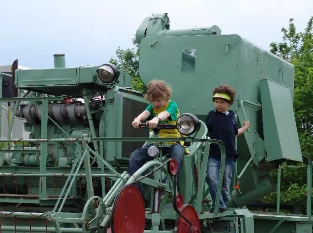 Jubiläums-Technikschau der Superlative - "60 Jahre Landtechnik in Löwenberg" Bild: Jubiläums-Technikschau der Superlative - "60 Jahre Landtechnik in Löwenberg"