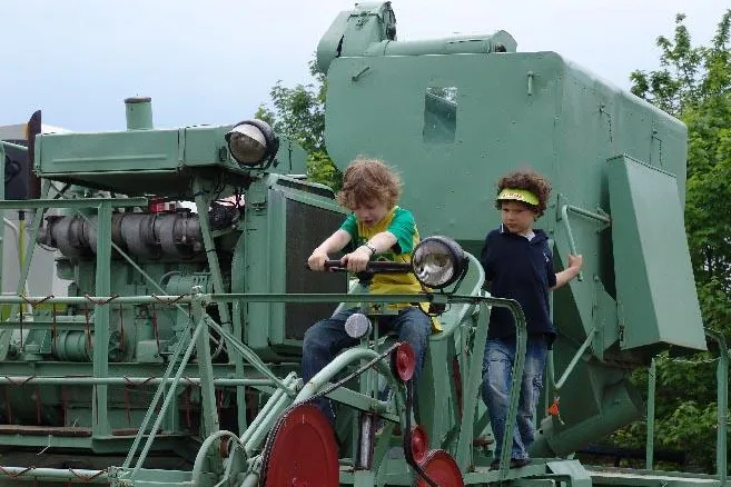 Jubiläums-Technikschau der Superlative - "60 Jahre Landtechnik in Löwenberg" Bild: Jubiläums-Technikschau der Superlative - "60 Jahre Landtechnik in Löwenberg"