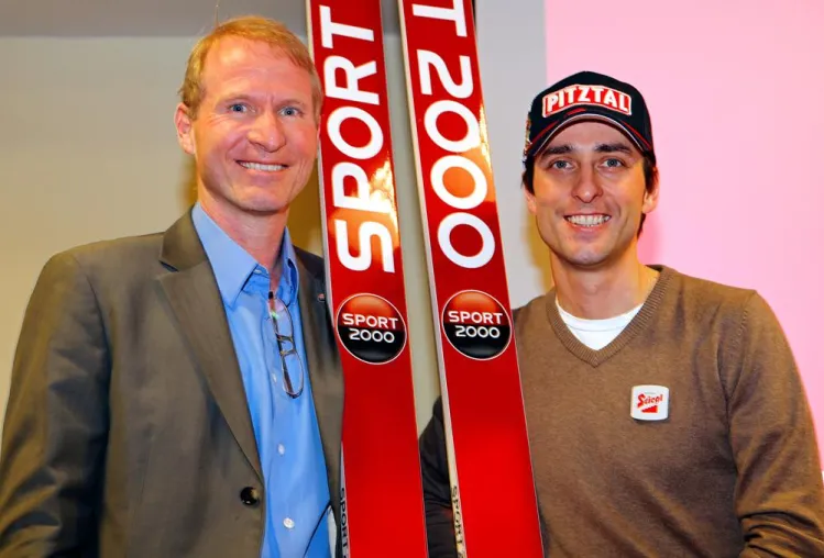 SPORT 2000 hebt mit neuem Sprungski ab und startet als Ausrüster im Skisprung-Weltcup 2013/14 Bild: SPORT 2000 hebt mit neuem Sprungski ab und startet als Ausrüster im Skisprung-Weltcup 2013/14