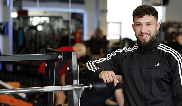 Bild: Im Aktiv-Sportpark Moers absolviert Florian Morandell nun sein letztes Ausbildungsjahr