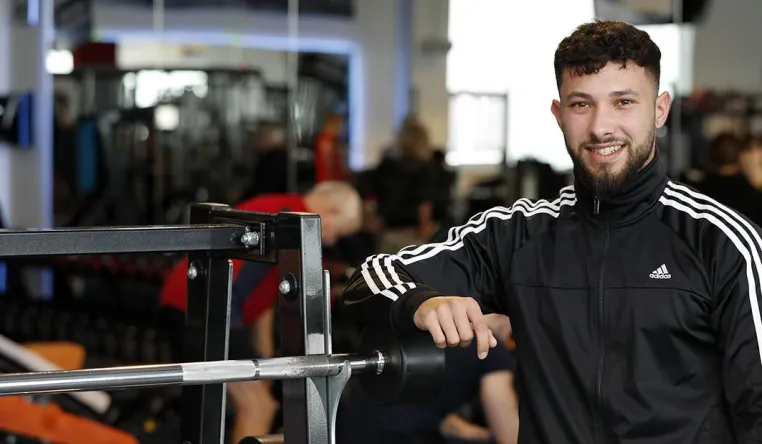Bild: Im Aktiv-Sportpark Moers absolviert Florian Morandell nun sein letztes Ausbildungsjahr