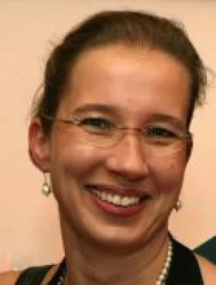 Bild: Cora Petroff ist neue Leiterin der Profit-Center Elektro- und Produktsicherheit bei WEKA MEDIA