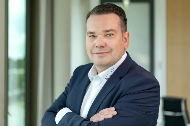 Vorstoß in eine neue Ära: Die Fischer Unternehmensberatung startet das Teammanagement Portal "Crewpilot.de" Bild: Vorstoß in eine neue Ära: Die Fischer Unternehmensberatung startet das Teammanagement Portal "Crewpilot.de"