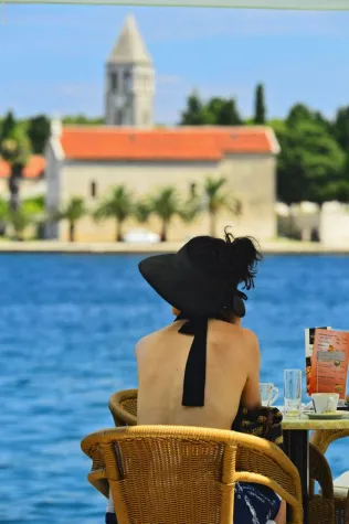 Drehort Vis: Vom Geheimtipp zum Sehnsuchtsort Bild: Drehort Vis: Vom Geheimtipp zum Sehnsuchtsort