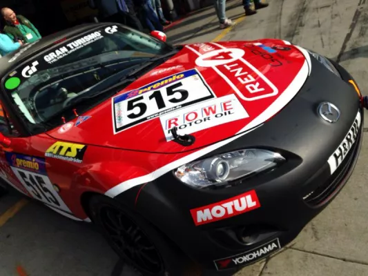 Bild: BERG- UND TALFAHRT FÜR RENT4RING RACING BEIM ZWEITEN VLN LAUF