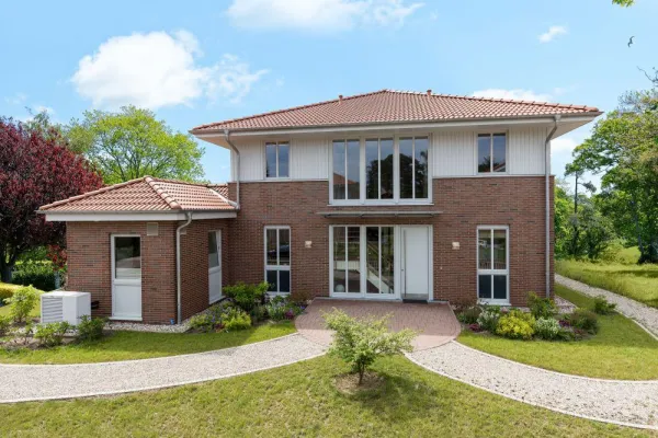 Bild: Haacke-Haus des Monats September: Moderne Stadtvilla mit reicher Sonnenernte
