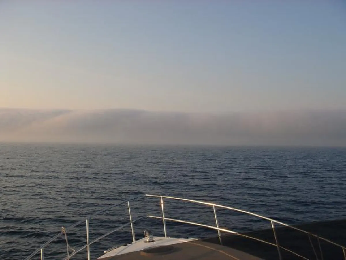 Plötzlich auftretender Nebel ist nicht nur für Adriaskipper, sondern auch im Bereich der Balearen ein Problem. Da ist man froh, durch SeaHelp rechtzeitig gewarnt zu sein.