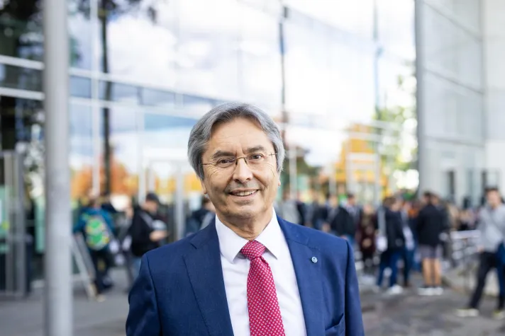 Bild: Professor Hans Müller-Steinhagen wird Präsident der Dresden International University