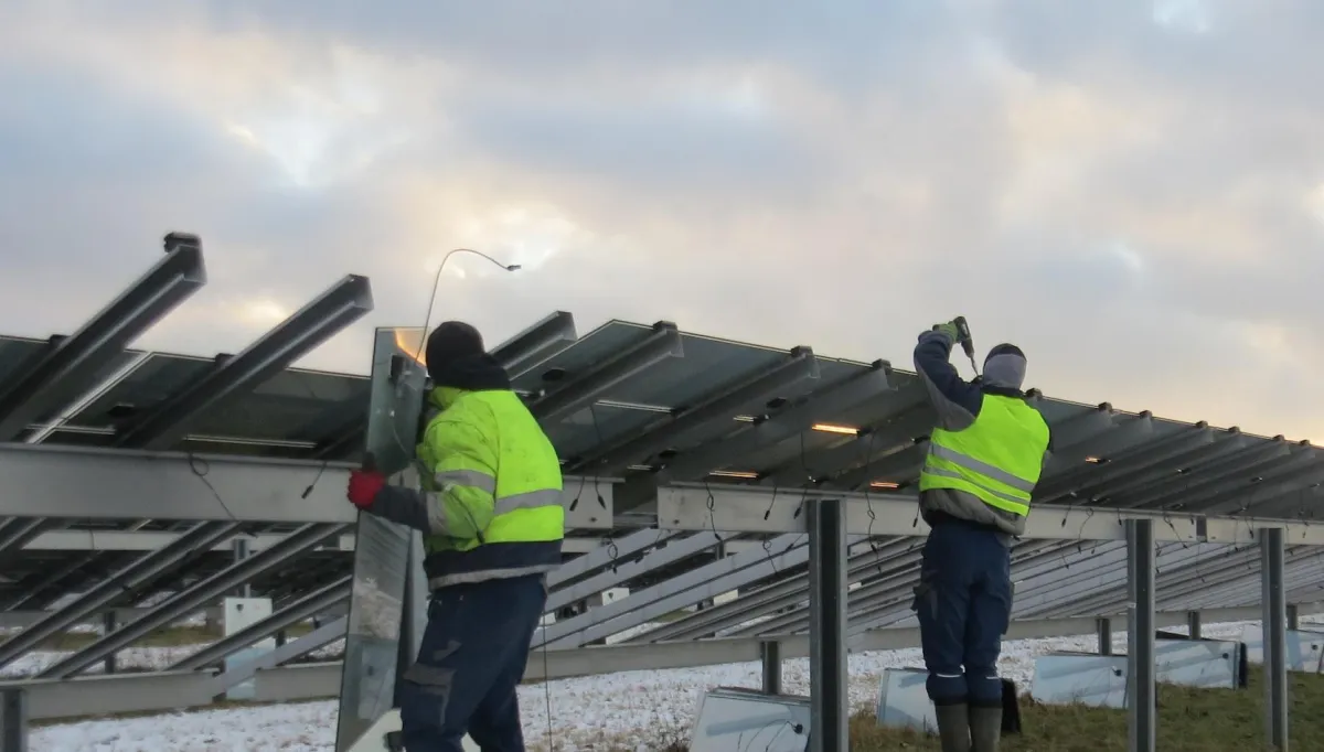 Alter nehmen Fehler und Mängel an Photovoltaik Anlagen zu, wie die Degradation von Modulen