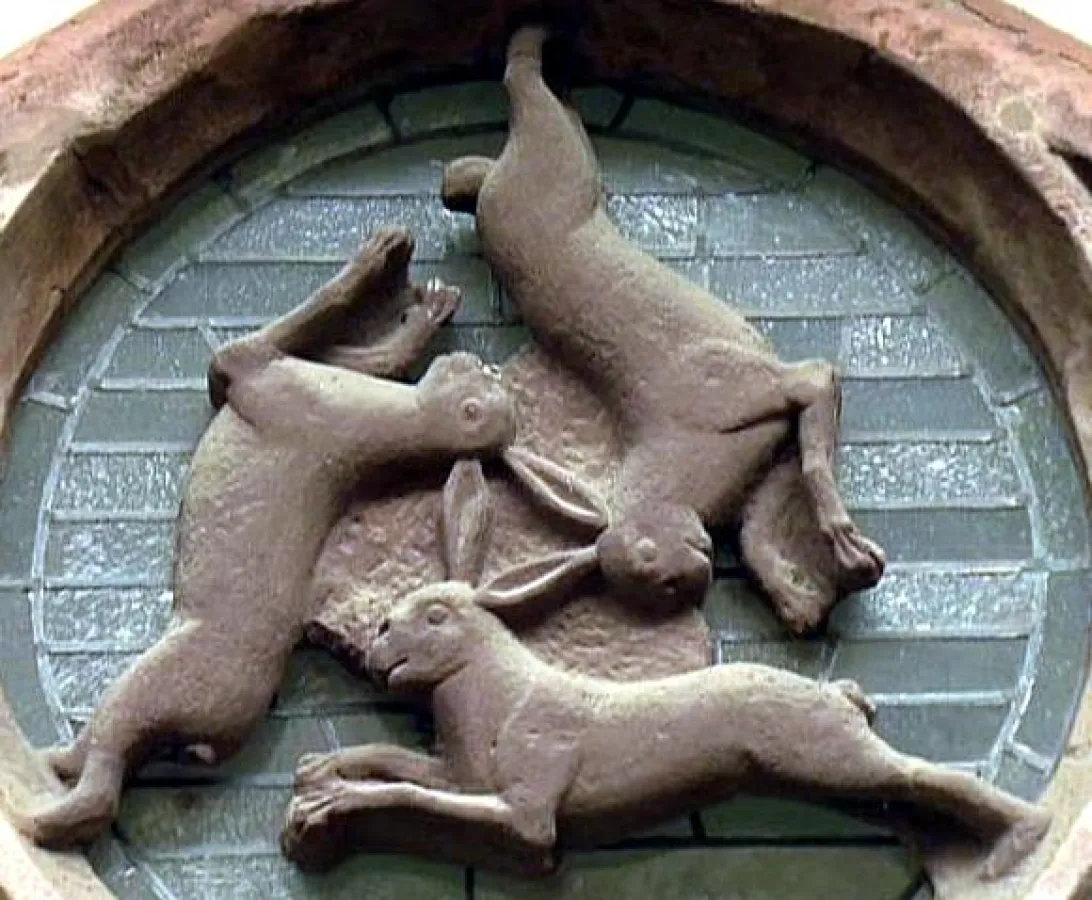 Dreihasenbild am Paderborner Dom
