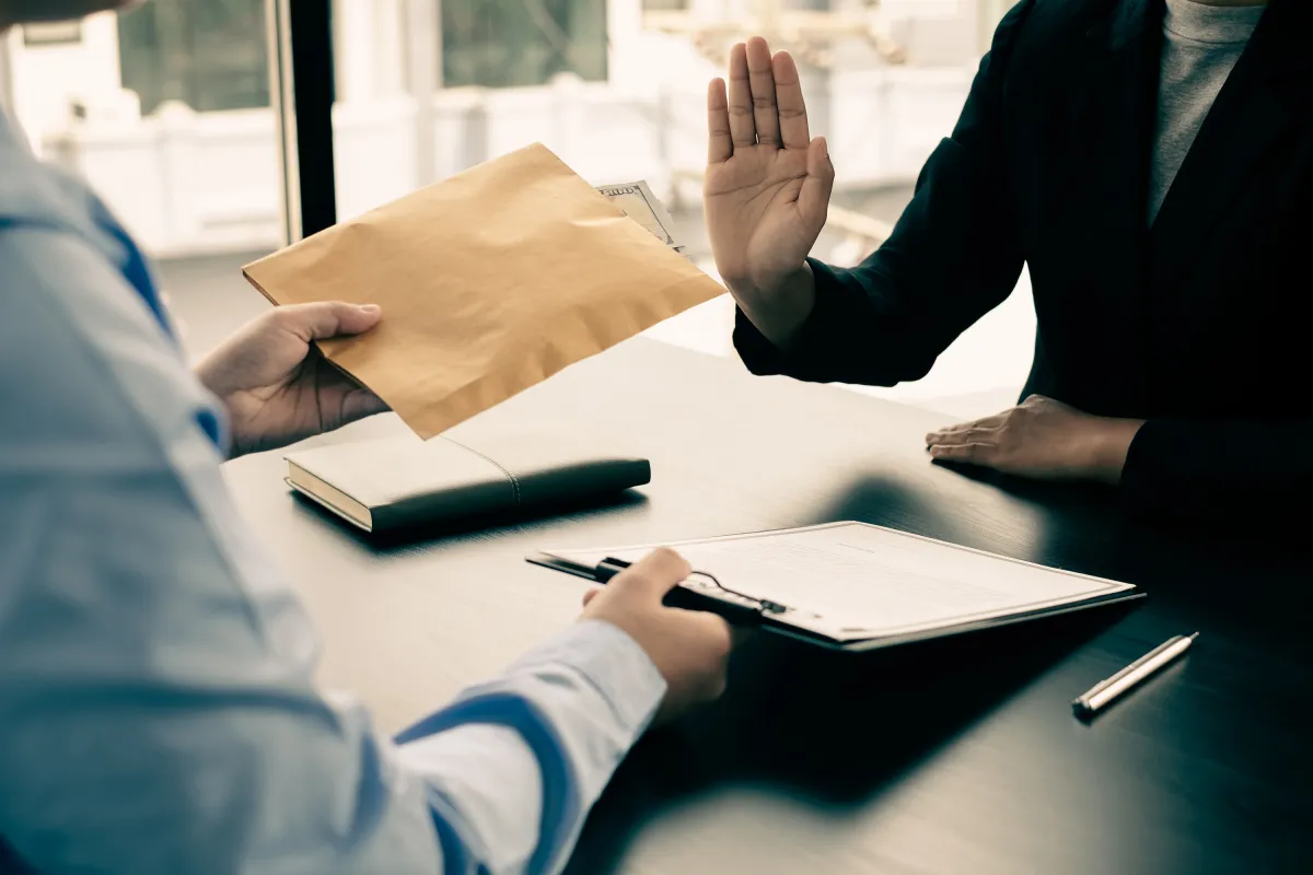 Korruptionsbekämpfung in Unternehmen (© Adobe Stock)