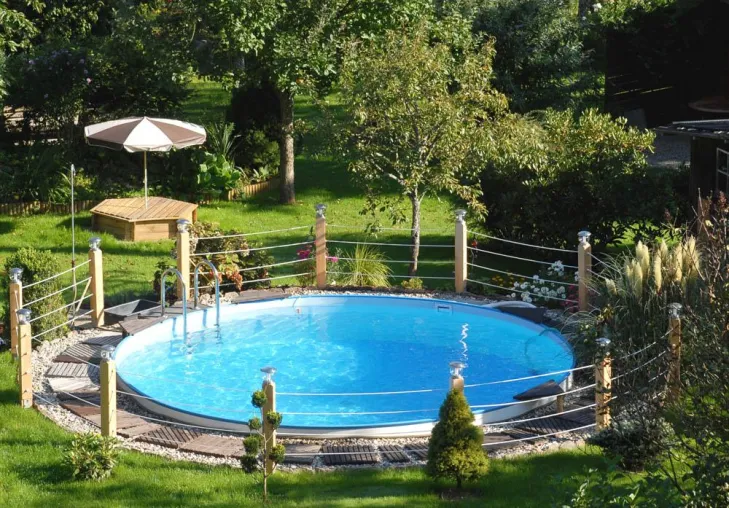 Bild: Mit wenig Geld zum eigenen Pool