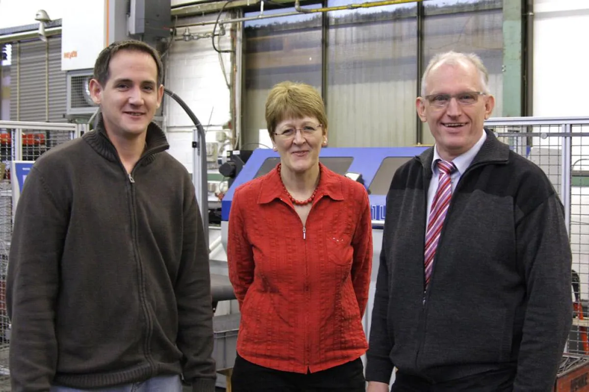 Dieter Menke, Marie-Luise Menke und Olaf Minker (v.r.) feiern 15 Jahre Menke GmbH.