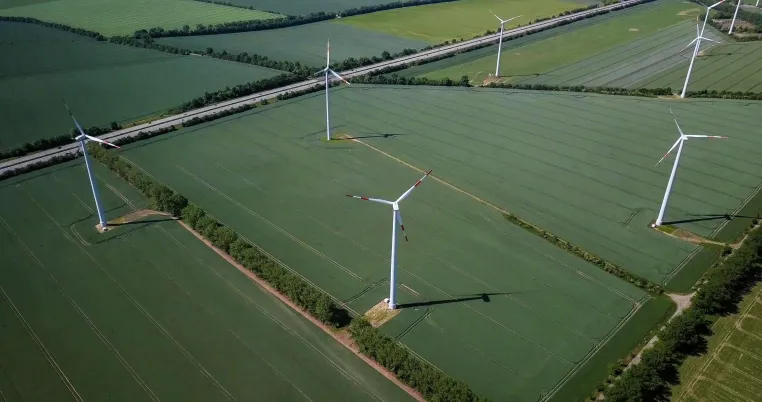 Bild: Qualitas Energy entwickelt 12 Windparks mit lokalem Partner in Süddeutschland 