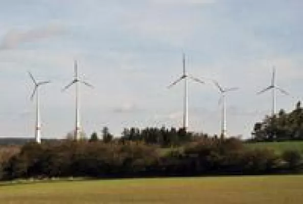 Bild: Bayerns größter Windpark ist am Netz