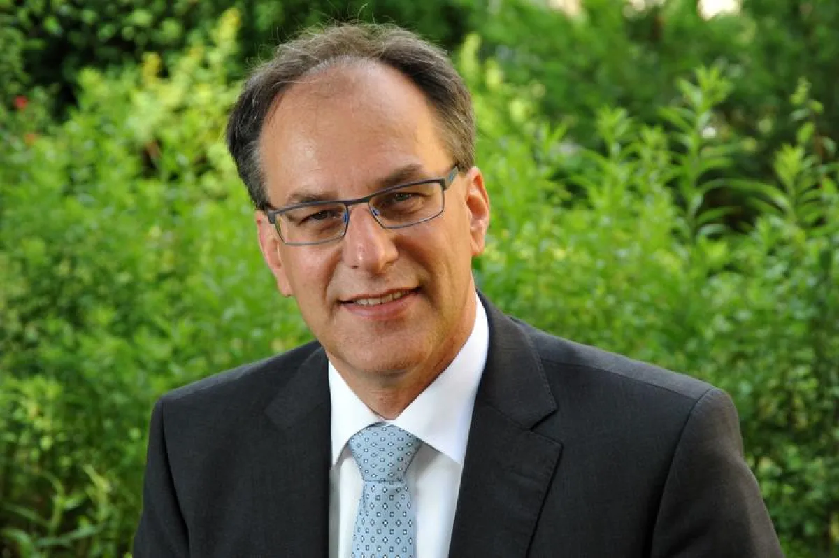 Vizepräsident Prof. Dr. Uwe Cantner freut sich, dass die Gleichstellungsstrategie der Universität Jena erneut Anerkennung gefunden hat. ((Foto: Anne Günther/FSU))
