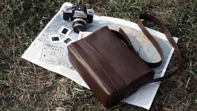 Bild: Die Wise Bag Umhängetasche von Labrador neu im Red Dot Shop