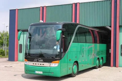 Bild: Omnibusbetriebsgebäude: Unterversicherung kann teuer werden