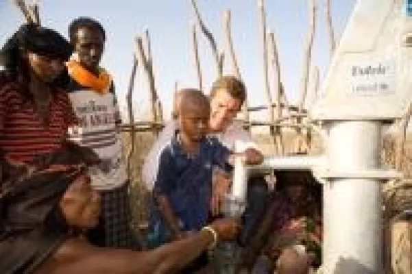 Bild: Großartiges Ergebnis: Mit der Trinkwasser-Initiative stellen Volvic und UNICEF jetzt 63 neue Brunnen und mehr als 2,28 Milliarden Liter sauberes Trinkwasser in Äthiopien sicher