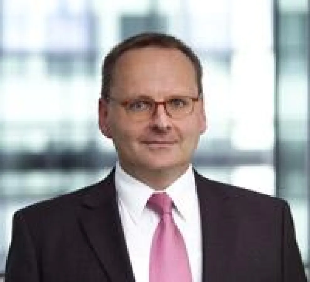 Dr. Ulrich Ott, Kommunikationsverantwortlicher der ING-DiBa, wird Lehrgangspate bei PR plus