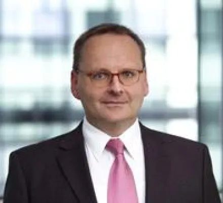 Bild: ING-DiBa-Kommunikator Ulrich Ott unterstützt Master-Programm „PR und Integrierte Kommunikation“