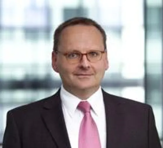 Bild: ING-DiBa-Kommunikator Ulrich Ott unterstützt Master-Programm „PR und Integrierte Kommunikation“