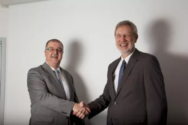 Positionierung als Lösungsanbieter: integrierte Lösungen für den Anlagen und Maschinenbau Bild: Positionierung als Lösungsanbieter: integrierte Lösungen für den Anlagen und Maschinenbau